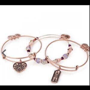 Rose Gold Charm Bracelet Set with Heart & love / Swarovski crystals 2018